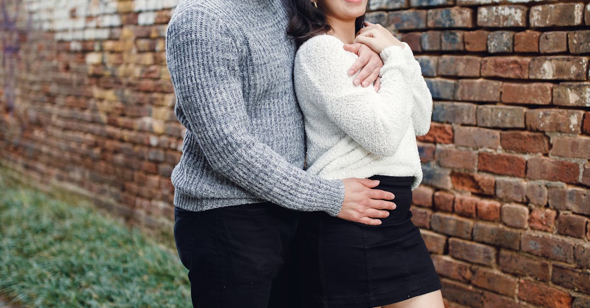 Can AI Girlfriends Mitigate the Effects of Societal Isolation?