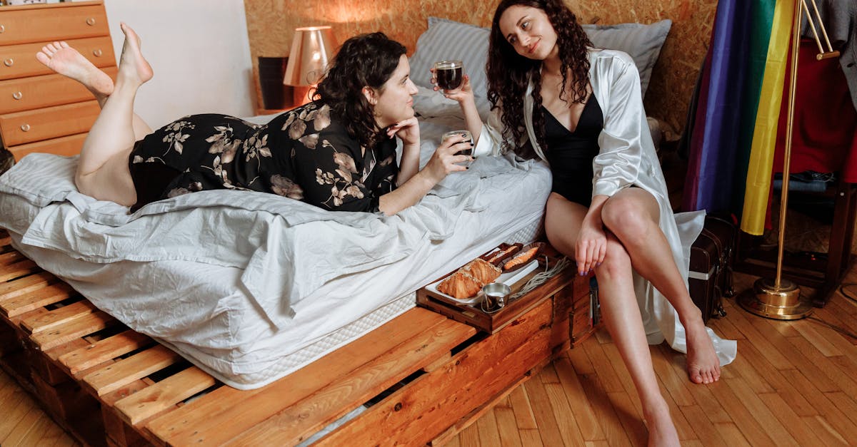 Investigating Commitment Levels: AI Girlfriends Compared to Human Partners